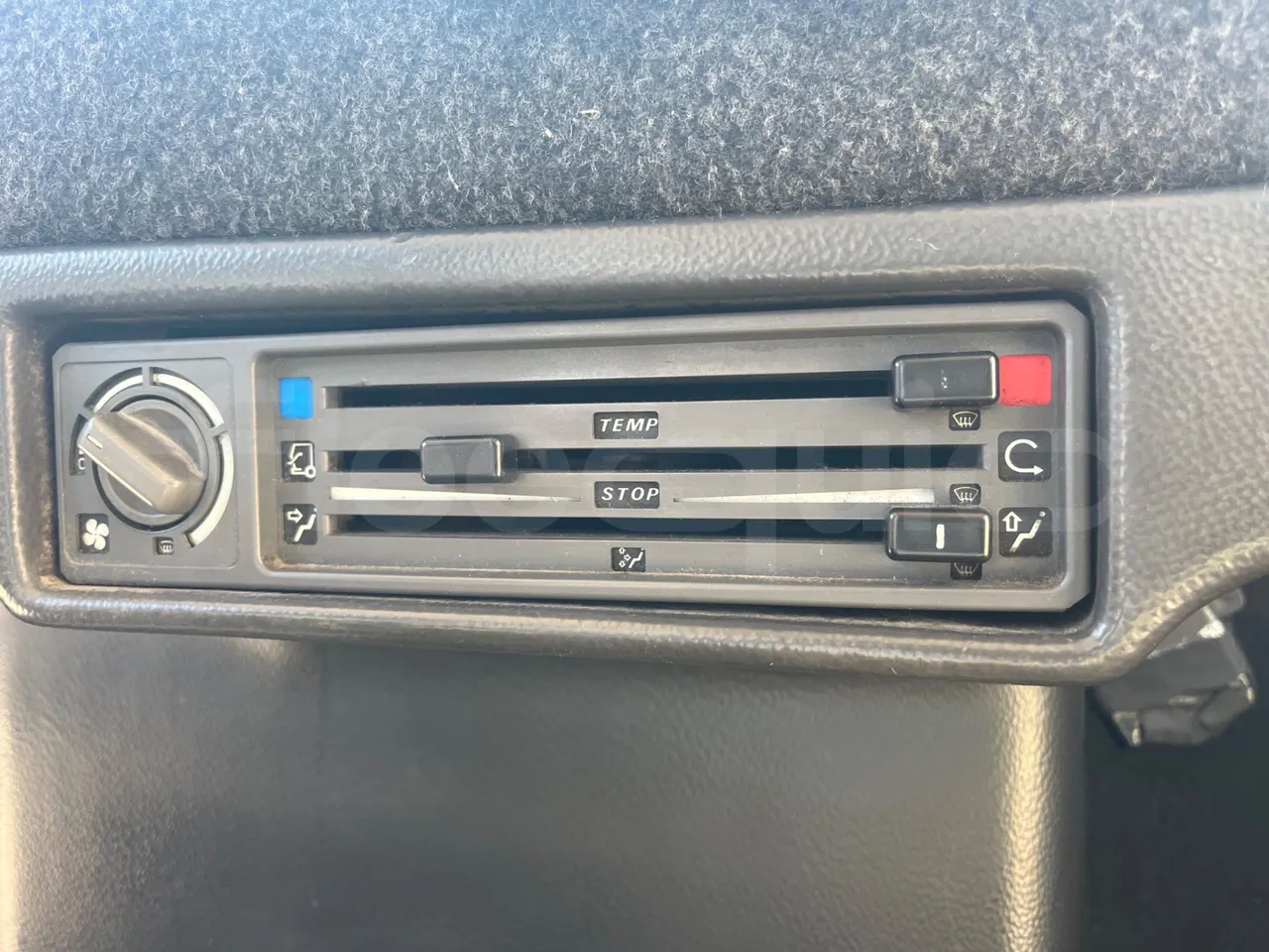 Iveco Cacciamali Tema - Euro1 - 76kW - 6.660mt - radio accessories photo