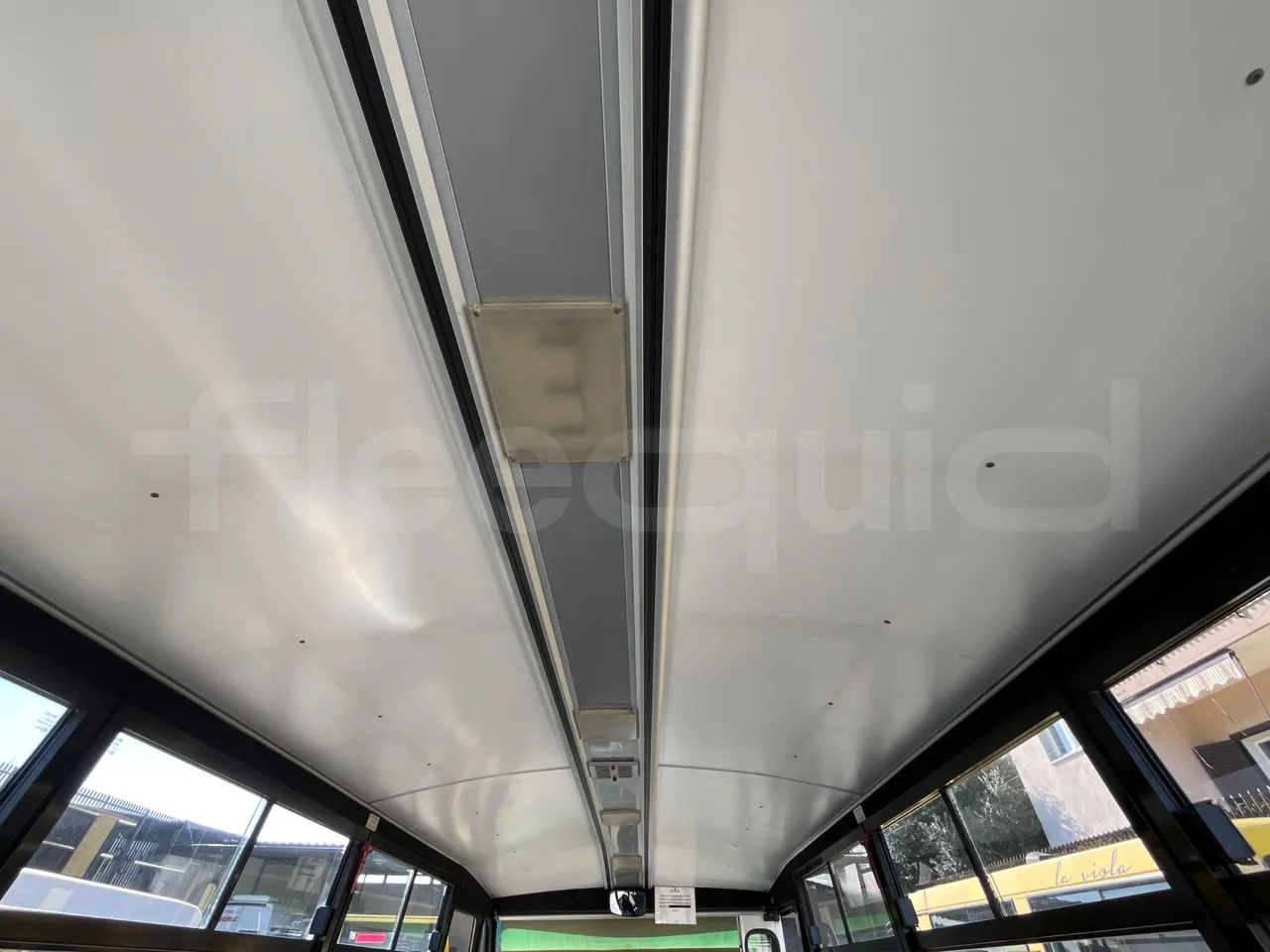 Iveco Cacciamali Tema - Euro1 - 76kW - 6.660mt - overhead compartments photo
