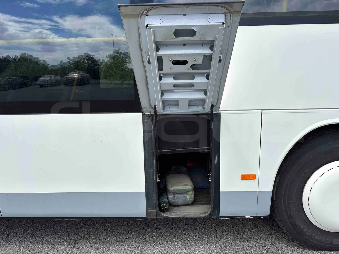 Setra S416 - external compartments photo
