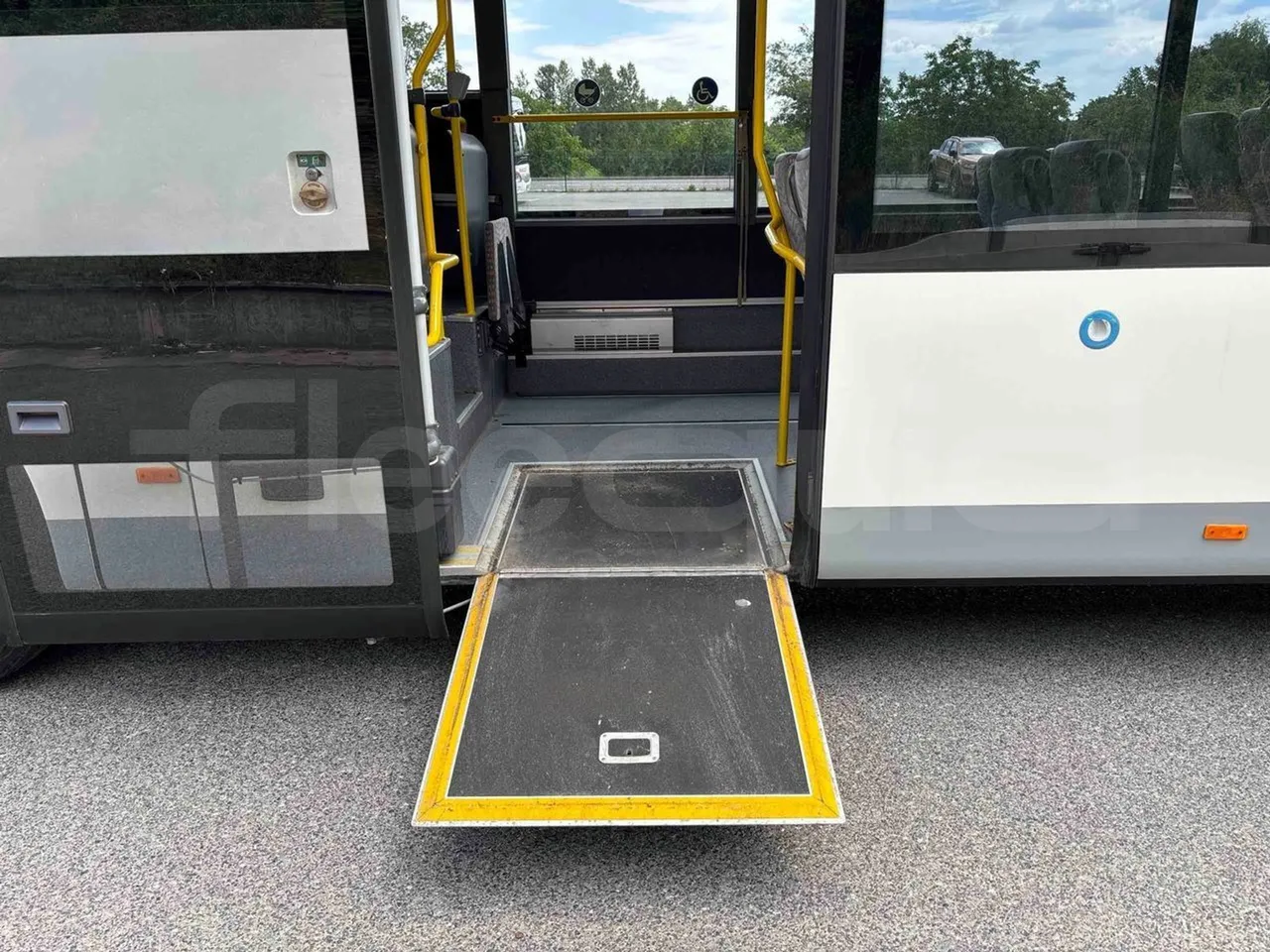 Setra S416 - platform open photo