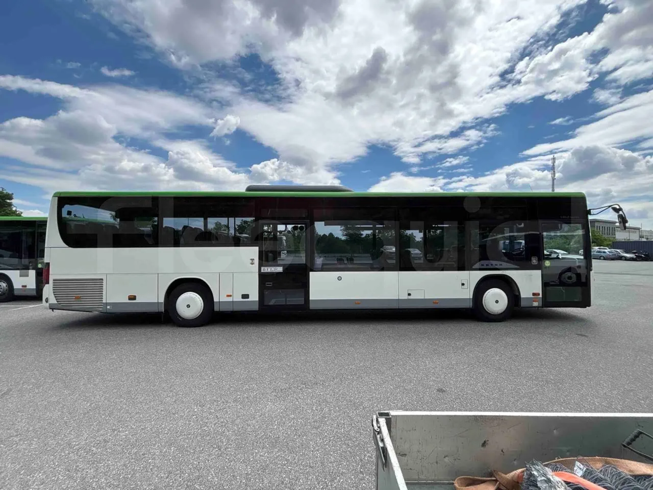 Setra S416 - right side doors closed