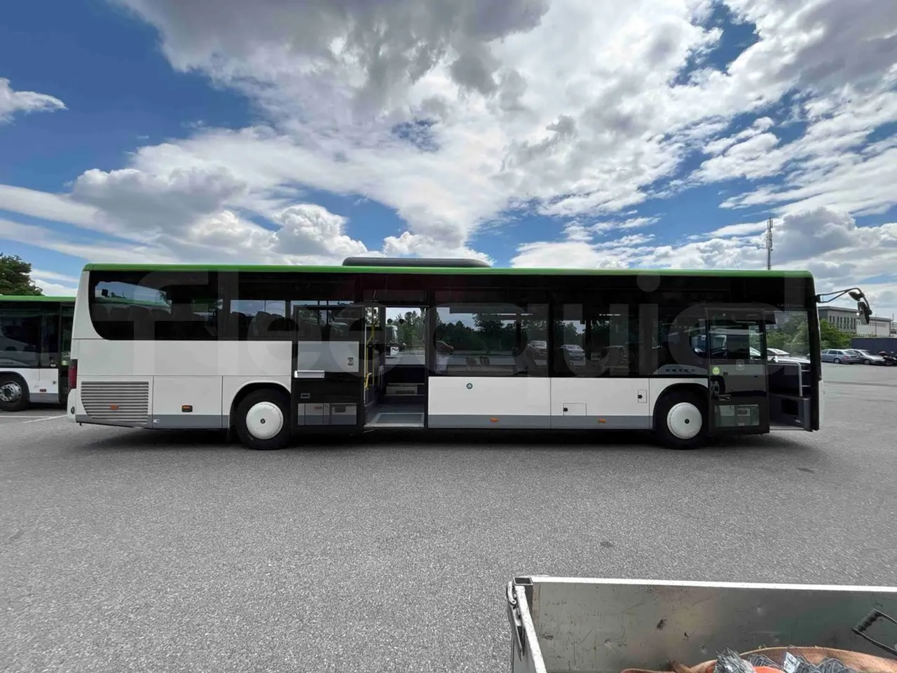 Setra S416 - right side doors open