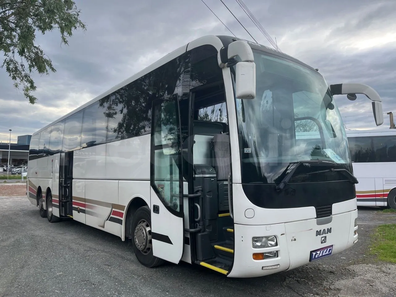 Man LIONS COACH L LIONS COACH L - Euro4 - 324kW - 13.800mt - 3/4 right front doors open