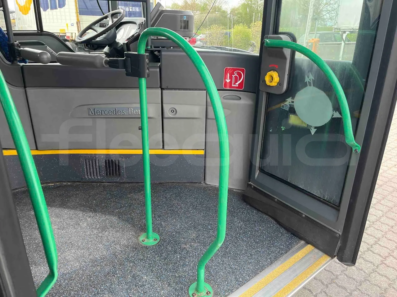 Mercedes-Benz Citaro O 530 628.02 - Euro 5 - 220 kW - 13.101 mt - hostes microphone accessories photo