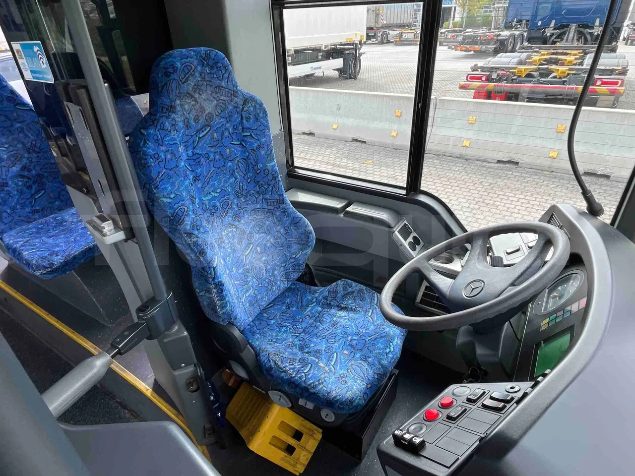 Mercedes-Benz Citaro O 530 628.02 - Euro 5 - 220 kW - 13.101 mt - driver's seat photo