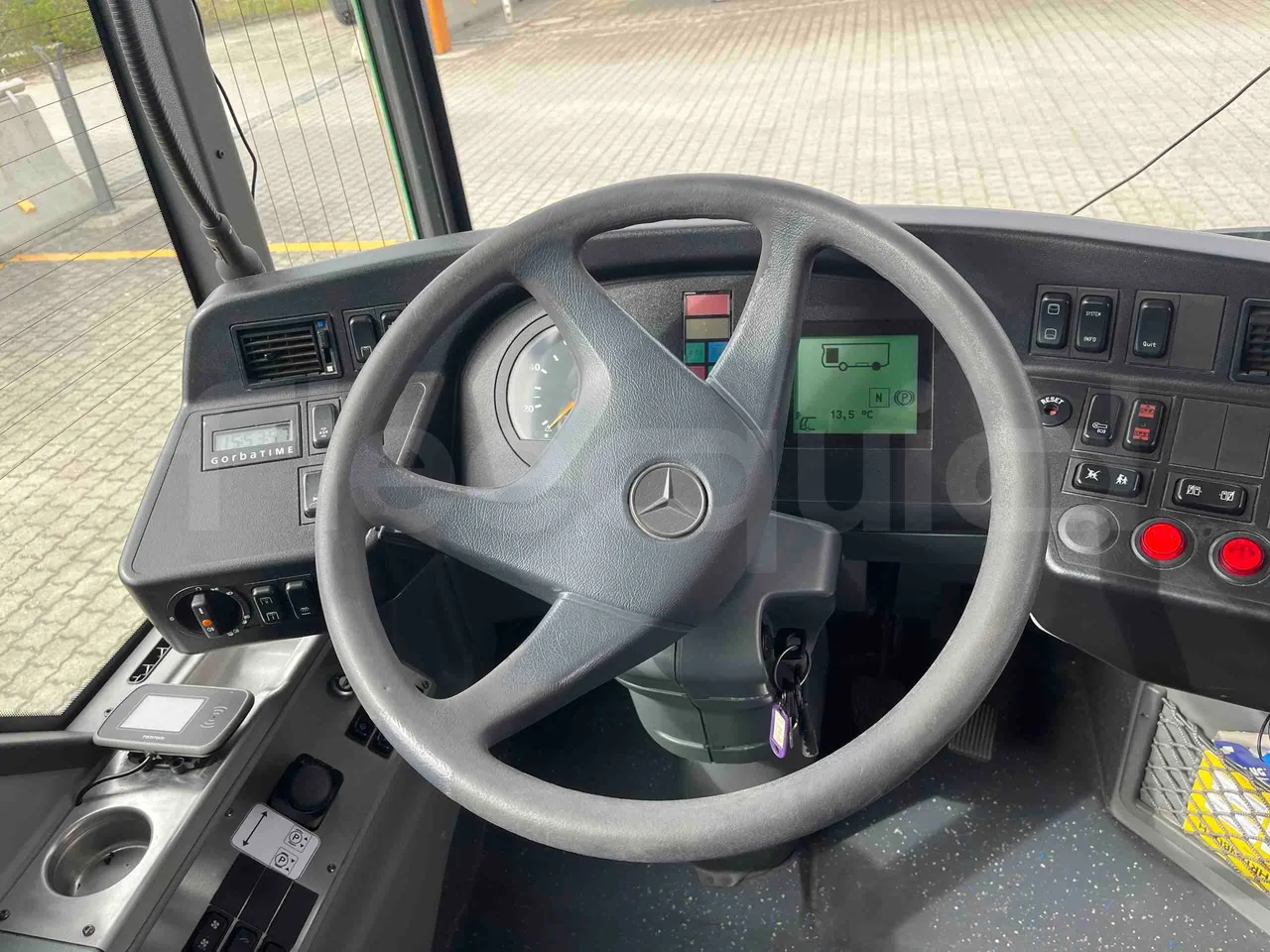 Mercedes-Benz Citaro O 530 628.02 - Euro 5 - 220 kW - 13.101 mt - steering wheel photo