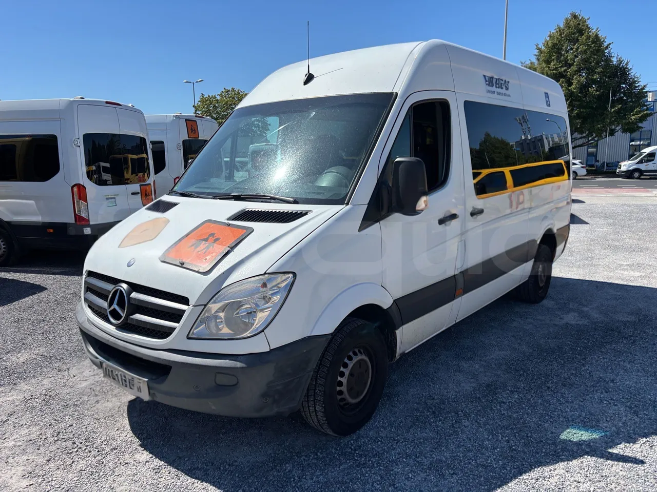 Mercedes-Benz Sprinter - 3/4 Front Left Side