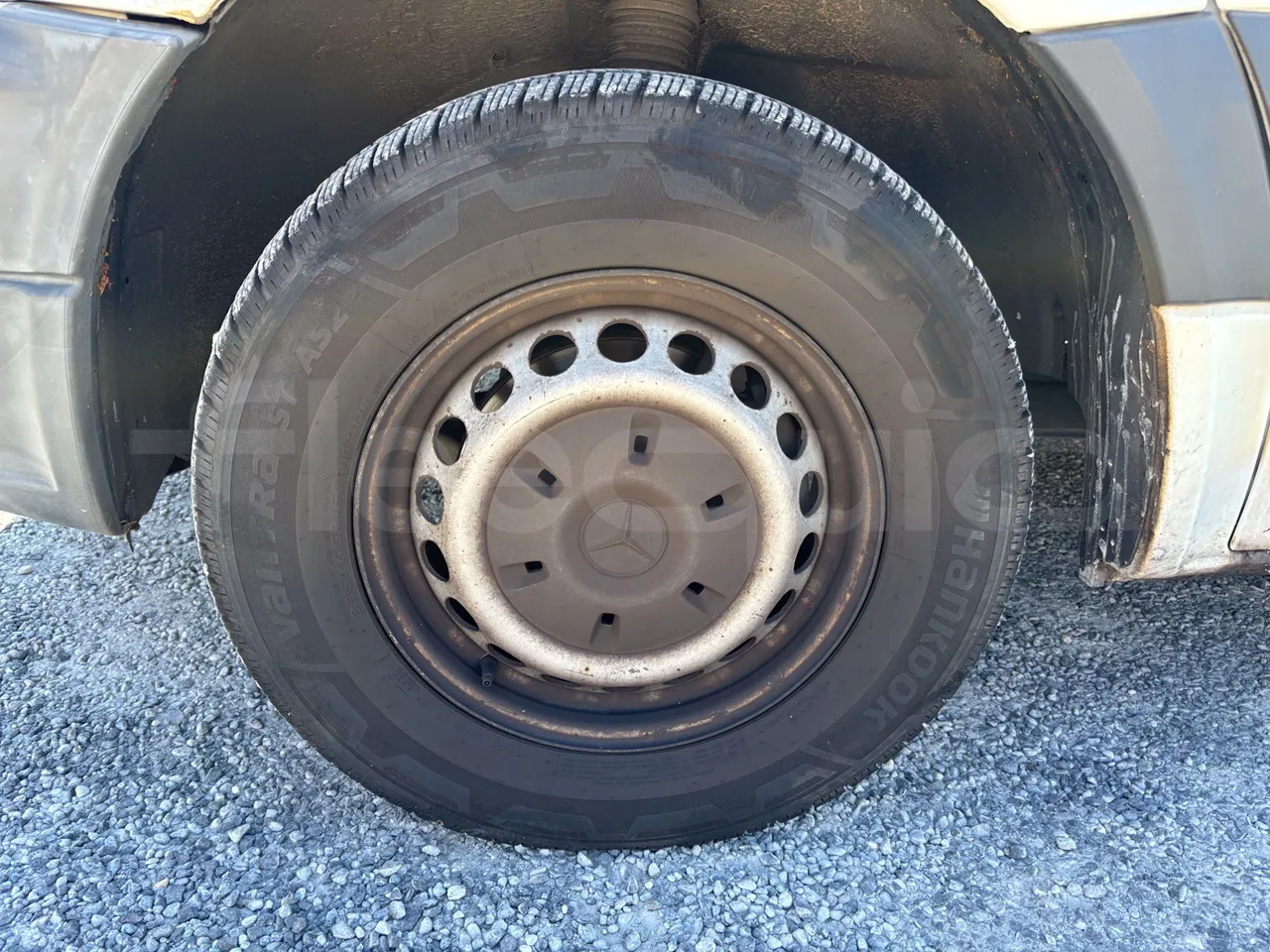Mercedes-Benz Sprinter - First Axle Left Side: Complete Tyre