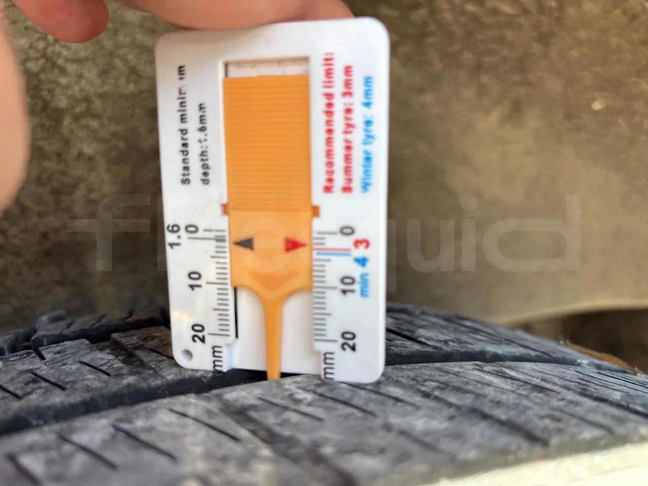 Mercedes-Benz Sprinter - Second Axle Left Side: Tyre Size