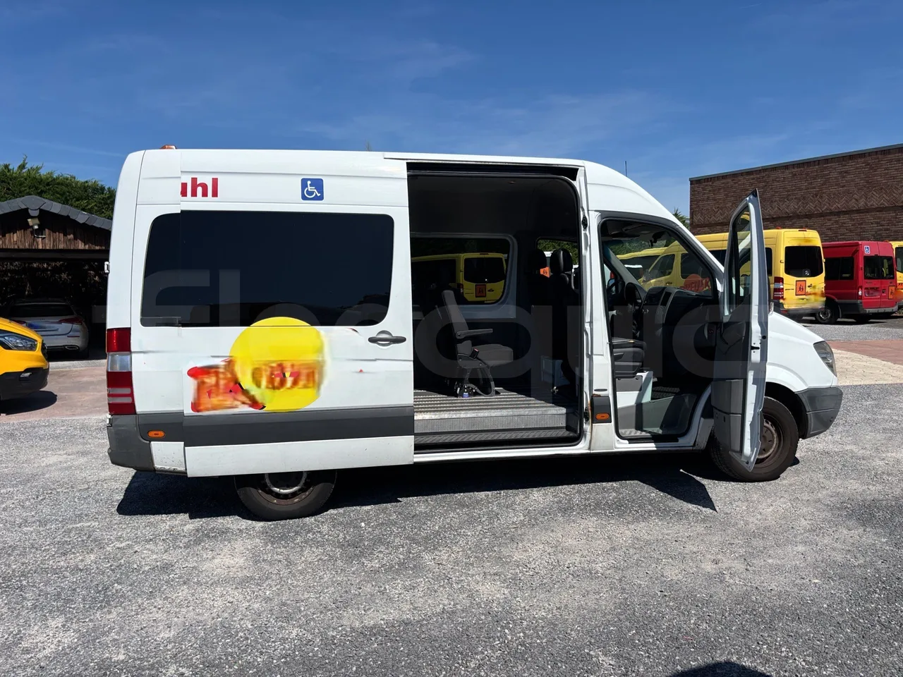 Mercedes-Benz Sprinter - Right Side Doors Open