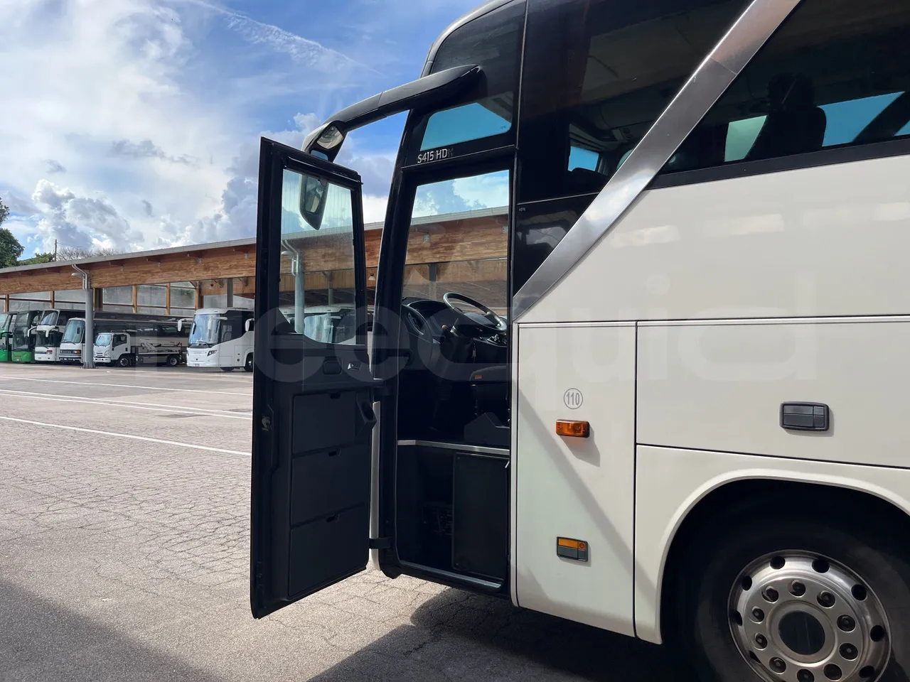 Setra S415 - Image