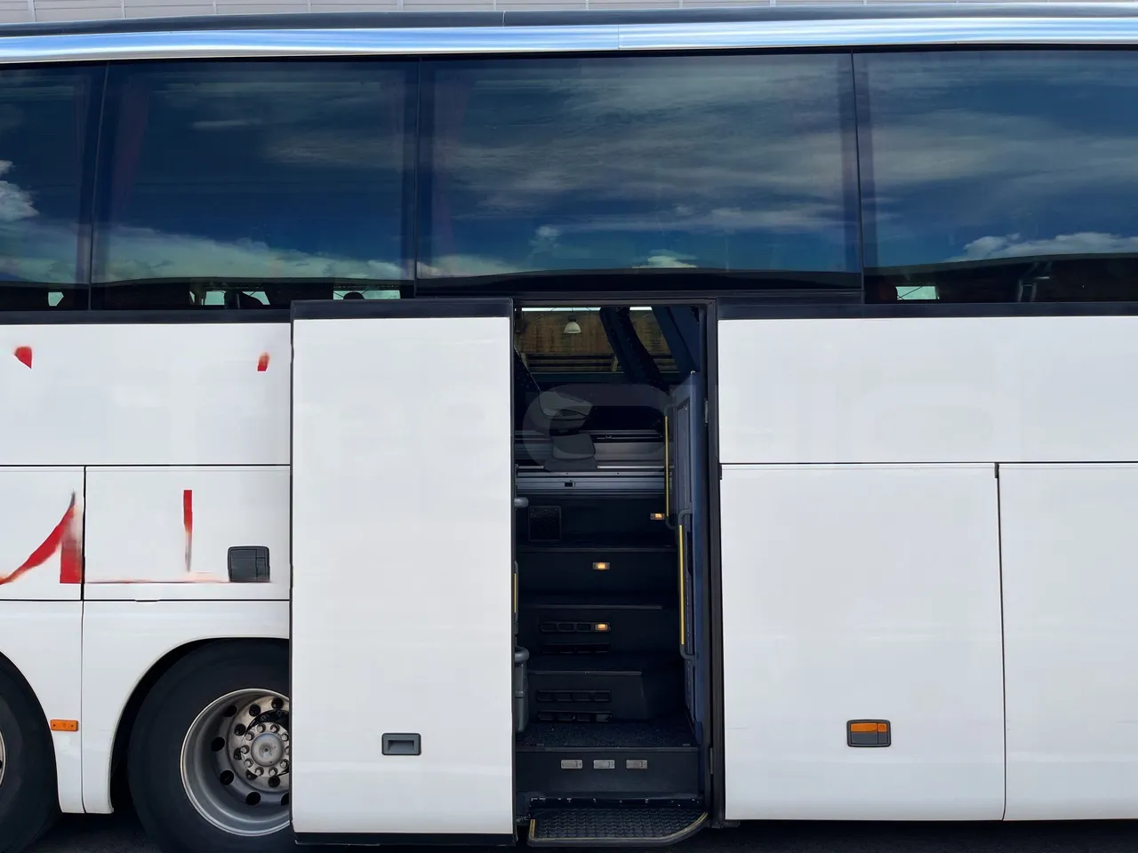 Setra S415 - Second Door Open