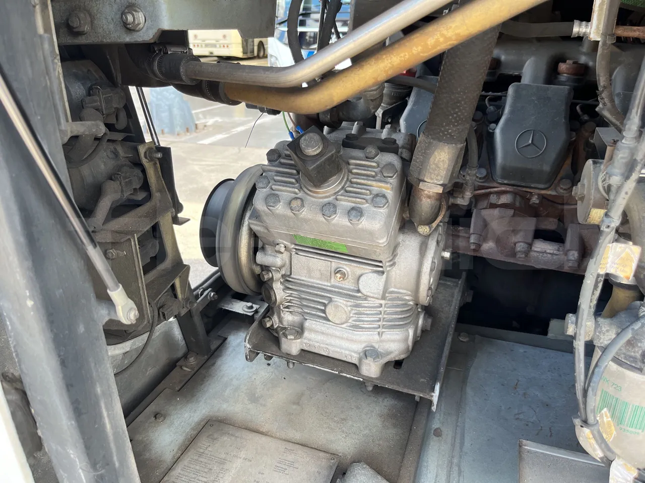 Setra S415 - Air Conditioning Compressor