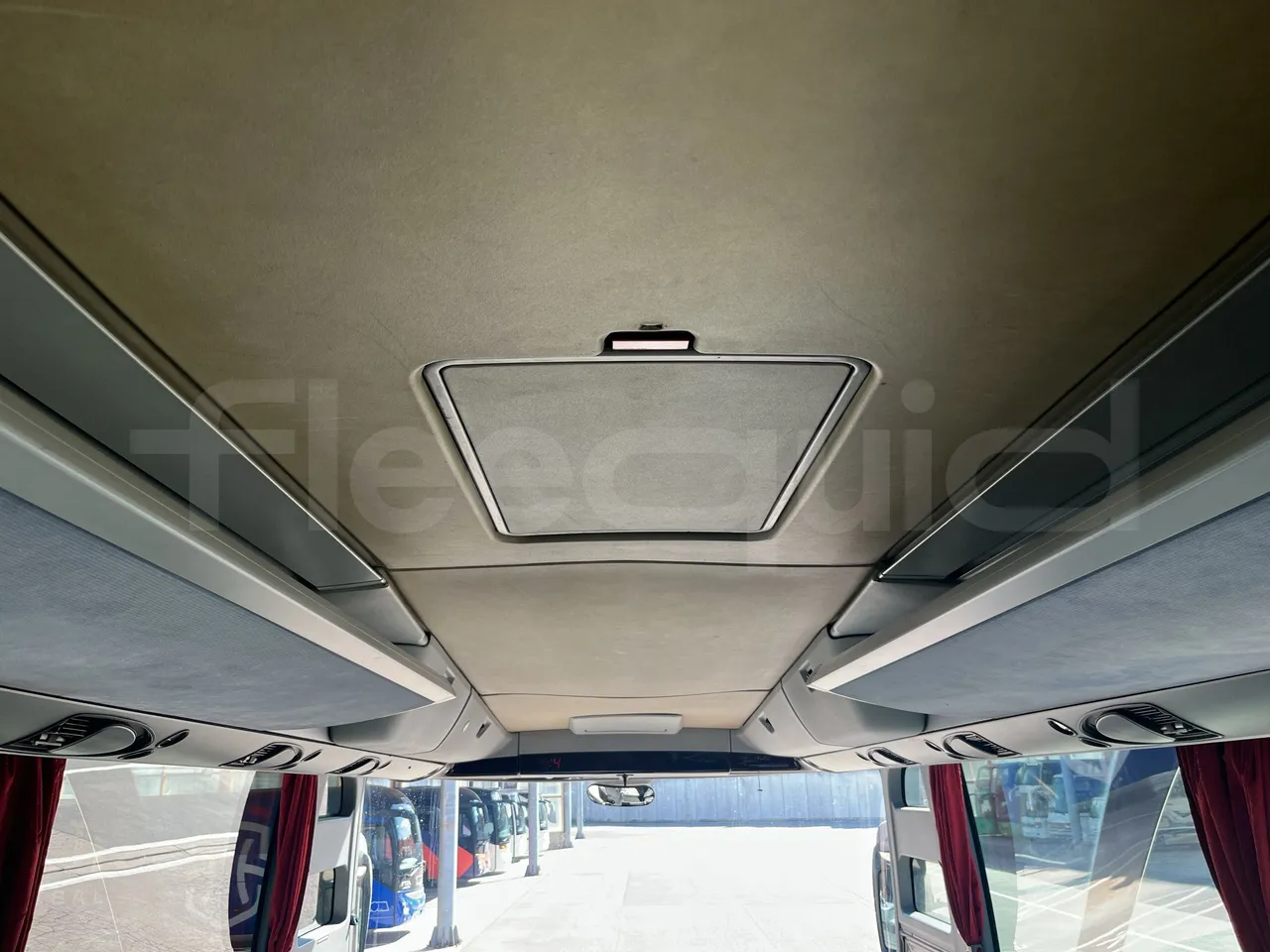 Setra S415 - Roof Hatch 1