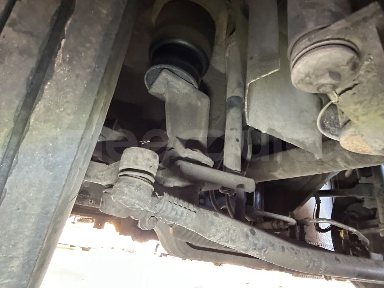 Setra S415 - Third Axle First Shock Absorbers Right Side