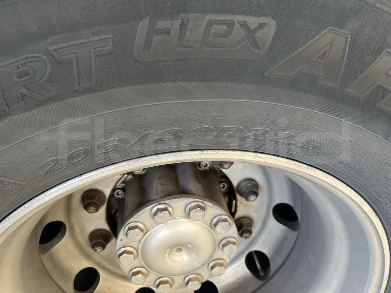 Setra S415 - Second Axle Left Side: Tyre Size