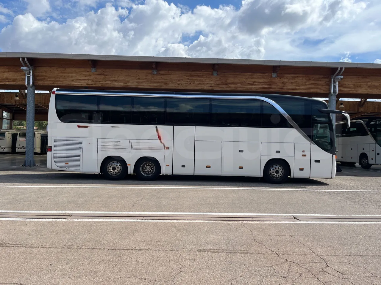 Setra S415 - Right Side