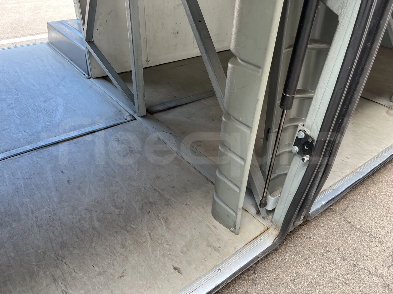 Setra S415 - Luggage Under Carpet Photo