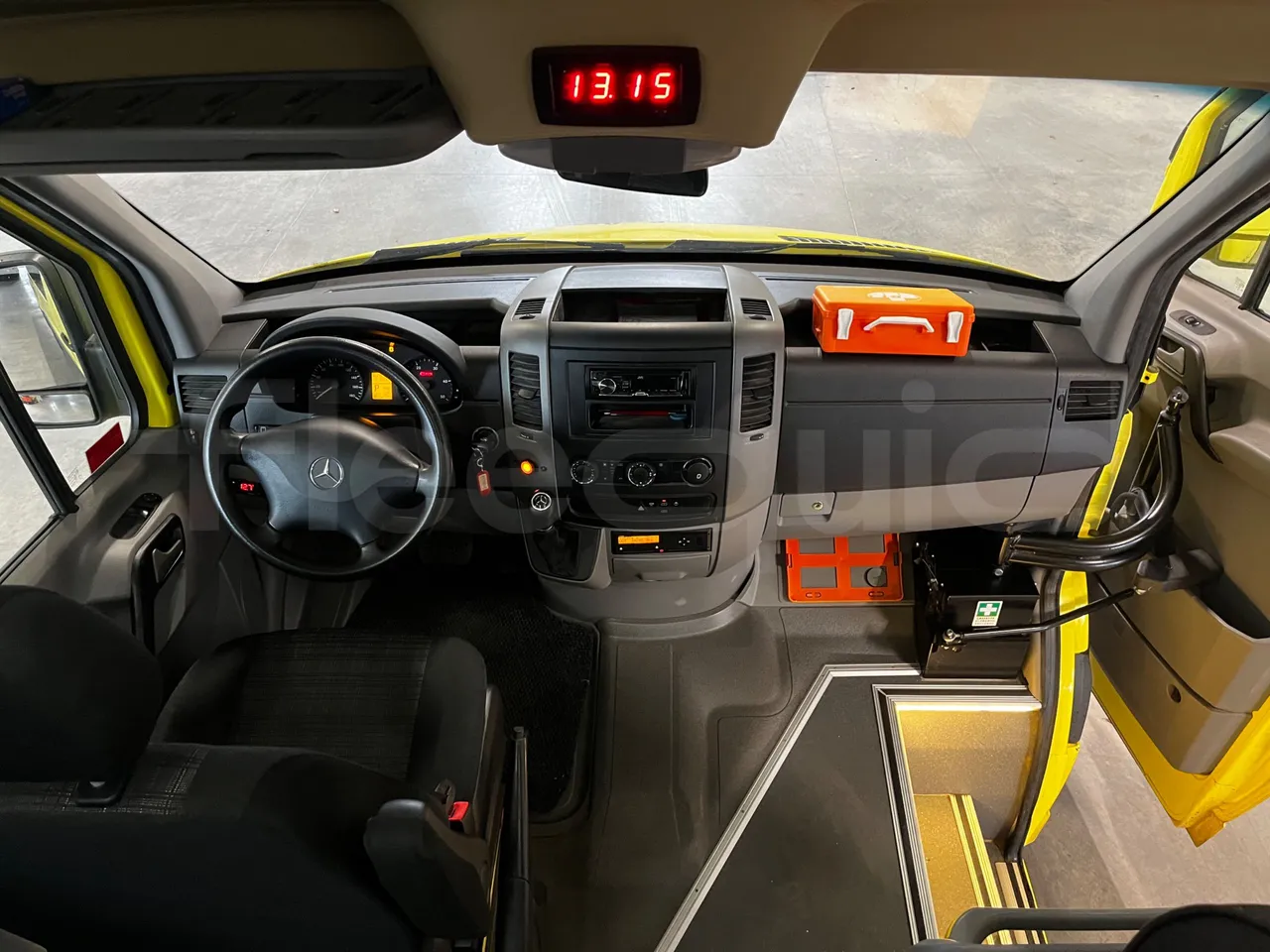 Mercedes-Benz Sprinter  906BB50-2 BUZOLA - Euro6 - 120kW - 7.361mt - buttons panels on