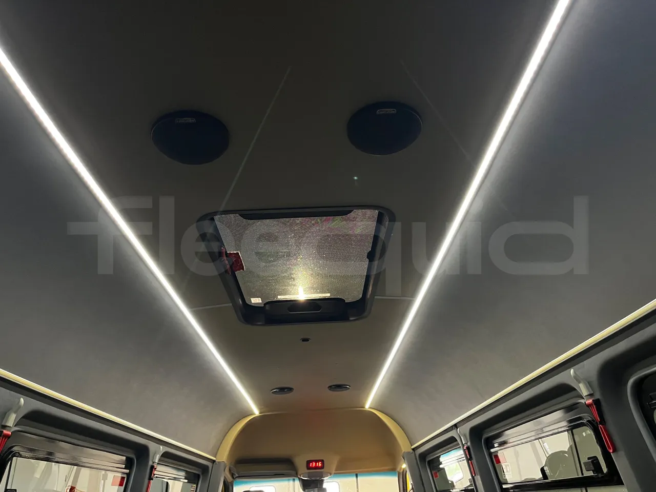 Mercedes-Benz Sprinter  906BB50-2 BUZOLA - Euro6 - 120kW - 7.361mt - overhead compartments photo