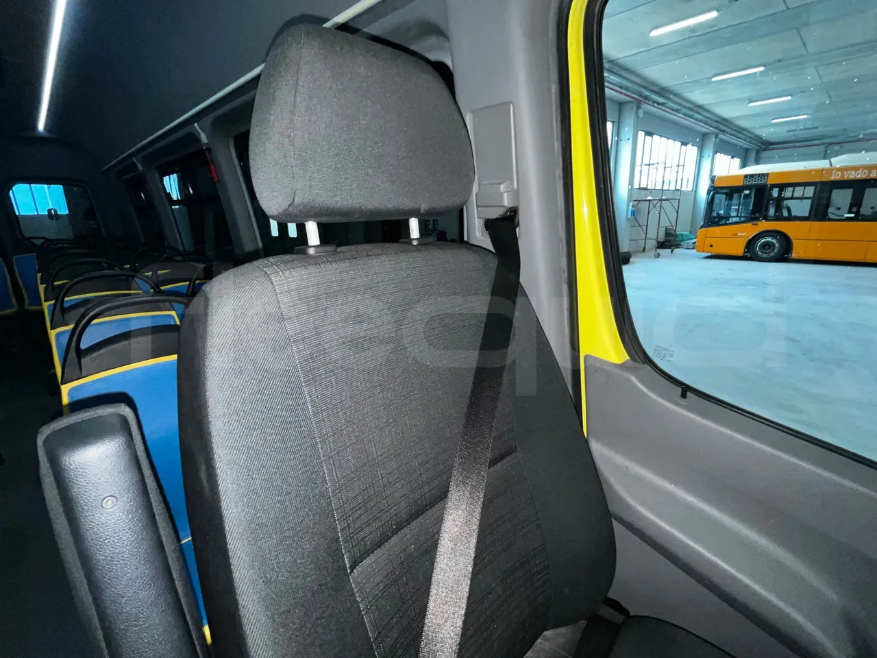 Mercedes-Benz Sprinter  906BB50-2 BUZOLA - Euro6 - 120kW - 7.361mt - table detail photo