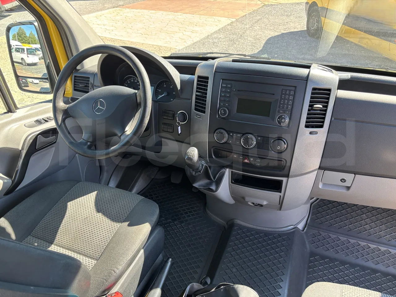 Mercedes-Benz Sprinter - Complete Driver's Dashboard