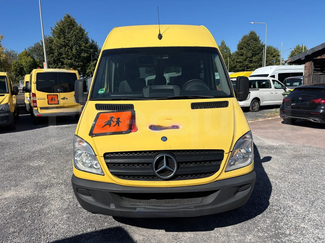 Mercedes-Benz Sprinter - Front