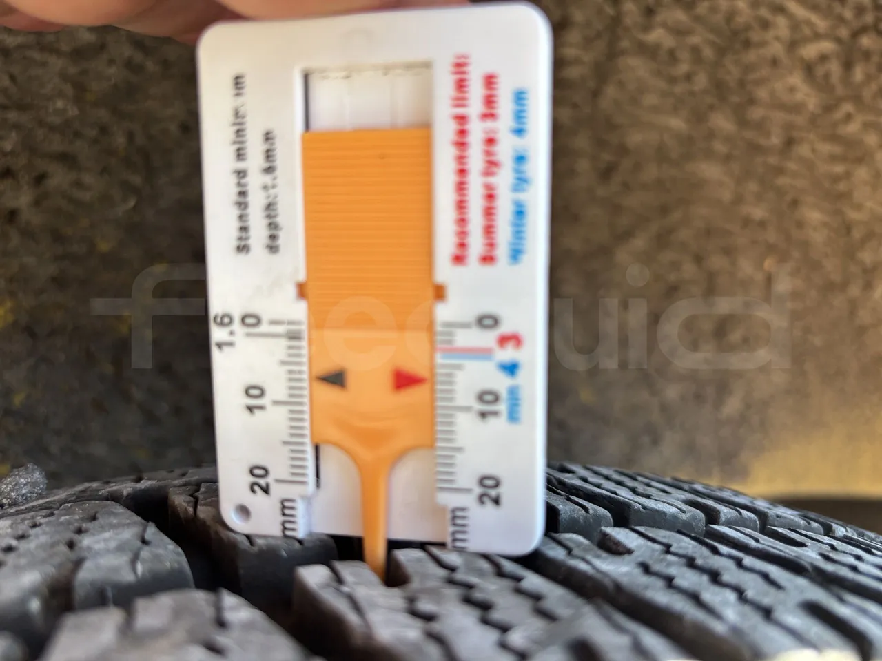Mercedes-Benz Sprinter - Second Axle Left Side: Tyre Size