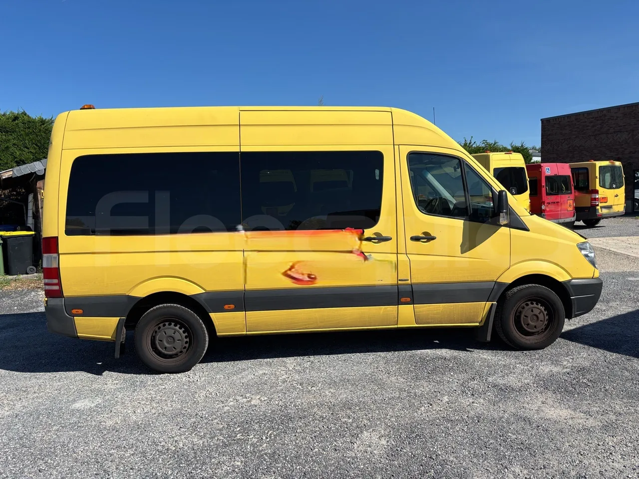 Mercedes-Benz Sprinter - Right Side