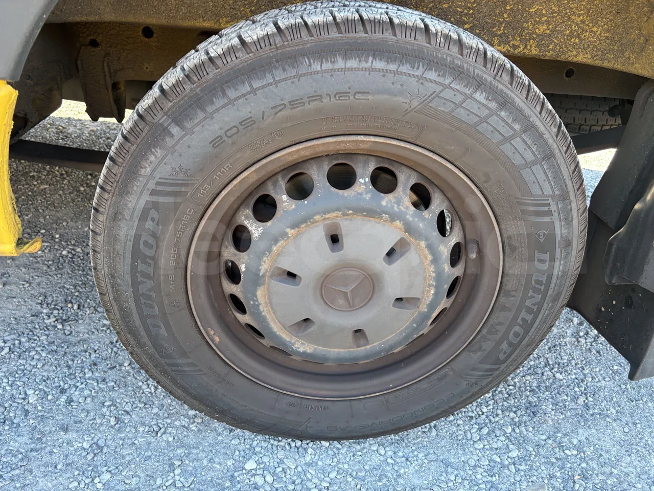Mercedes-Benz Sprinter - First Axle Left Side: Tyre Size
