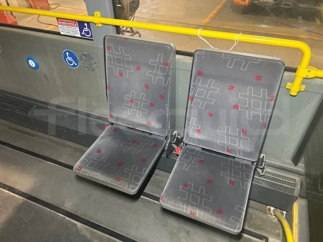 Mercedes-Benz Citaro O 530 LE - Euro5 - 220kW - 13.057mt - folding seat photo