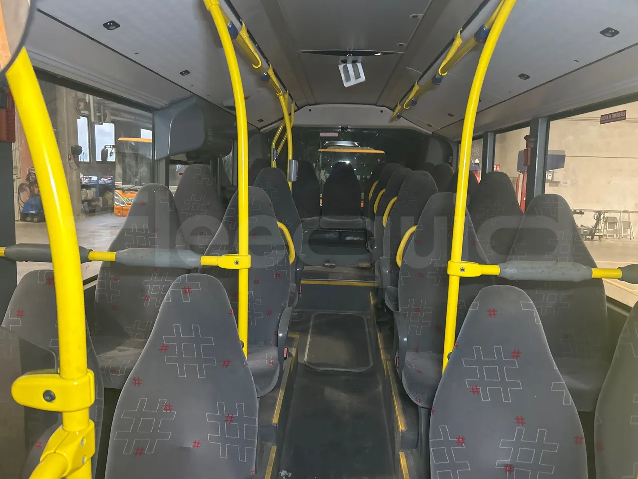 Mercedes-Benz Citaro O 530 LE - Euro5 - 220kW - 13.057mt - reverse view middle aisle
