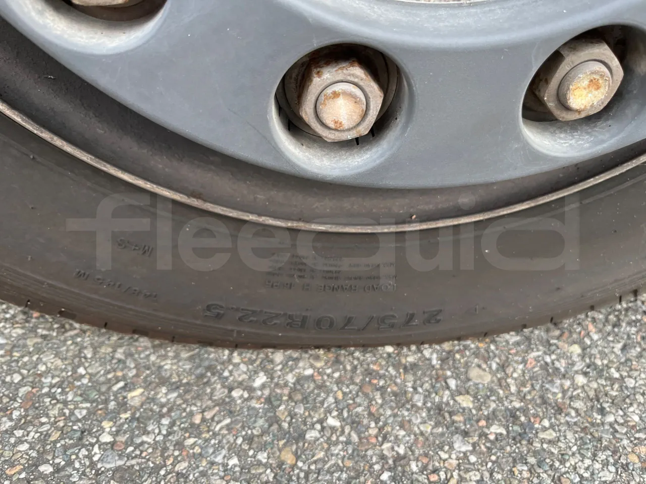 Mercedes-Benz Citaro O 530 LE - Euro5 - 220kW - 13.057mt - front left tire measurements