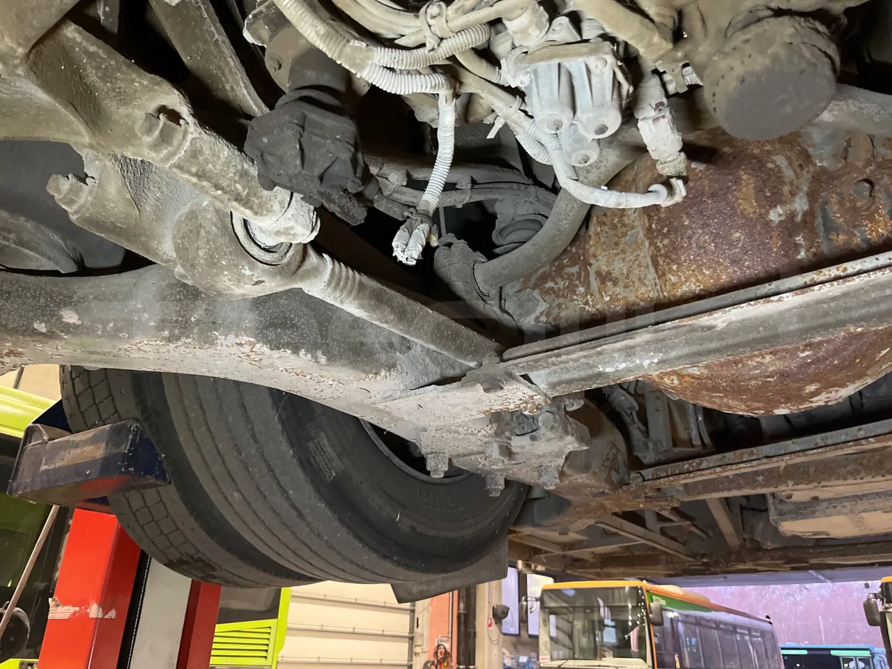 Mercedes-Benz Citaro O 530 LE - Euro5 - 220kW - 13.057mt - axle 3 right side