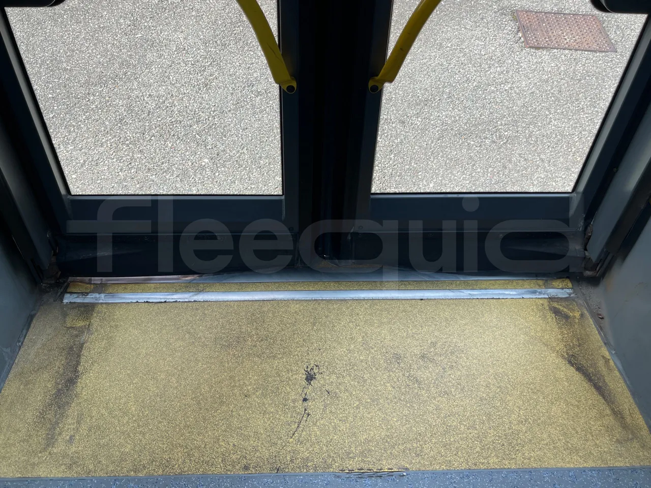Mercedes-Benz Conecto 628B02-BD1GKEB/ Euro 6 - 265 Kw - 17.956 Mt - door mechanism photo