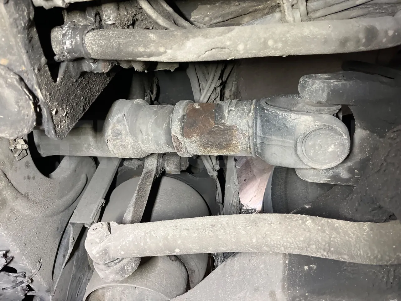 Mercedes-Benz Conecto 628B02-BD1GKEB/ Euro 6 - 265 Kw - 17.956 Mt - driveshaft photo