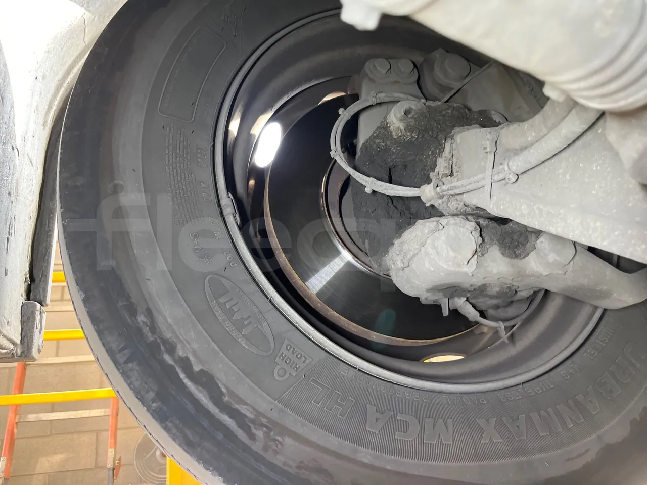 Mercedes-Benz Conecto 628B02-BD1GKEB/ Euro 6 - 265 Kw - 17.956 Mt - front discs right