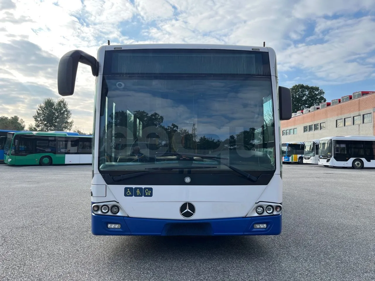 Mercedes-Benz Conecto 628B02-BD1GKEB/ Euro 6 - 265 Kw - 17.956 Mt - front photo