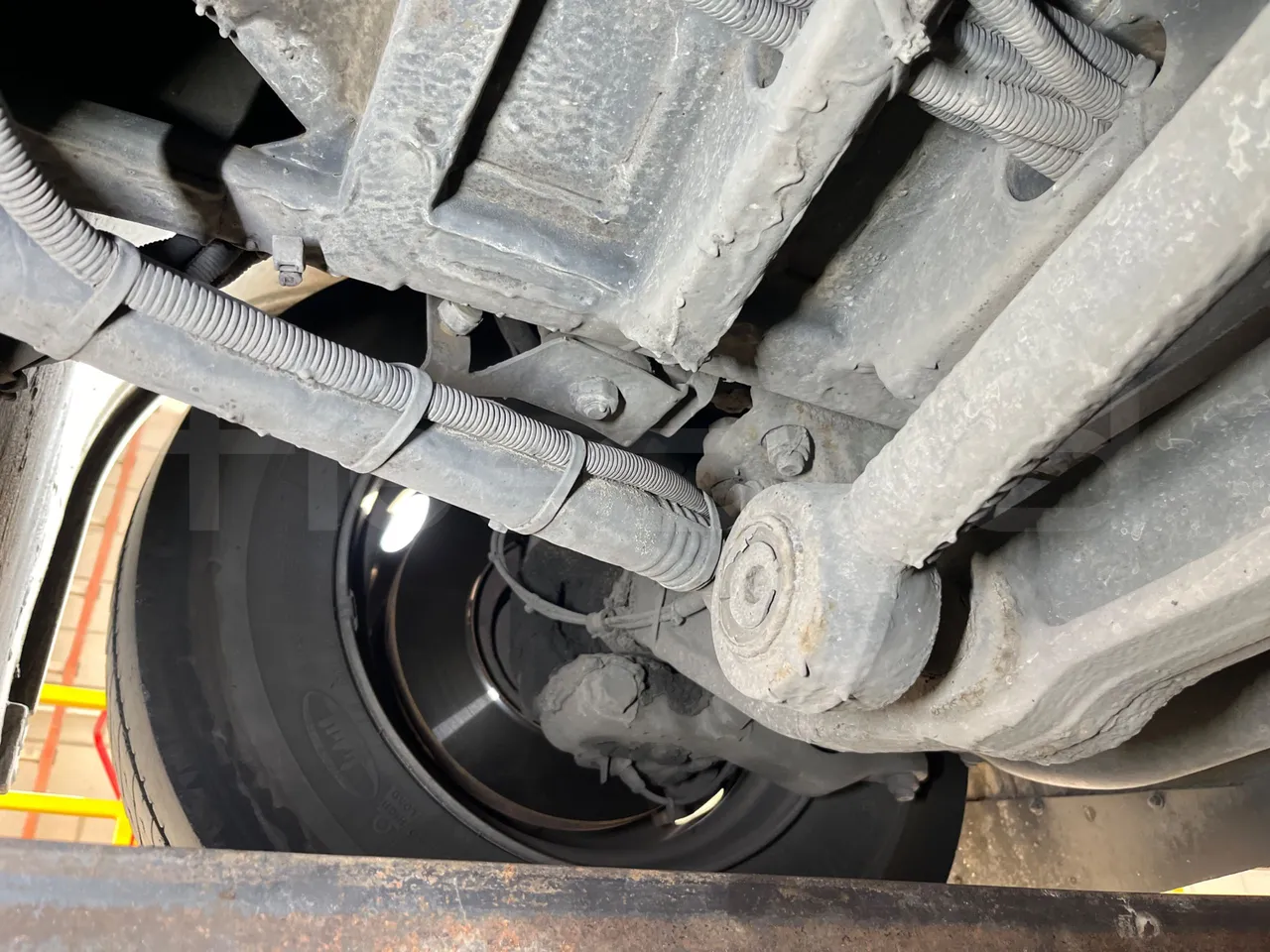 Mercedes-Benz Conecto 628B02-BD1GKEB/ Euro 6 - 265 Kw - 17.956 Mt - front axle right side