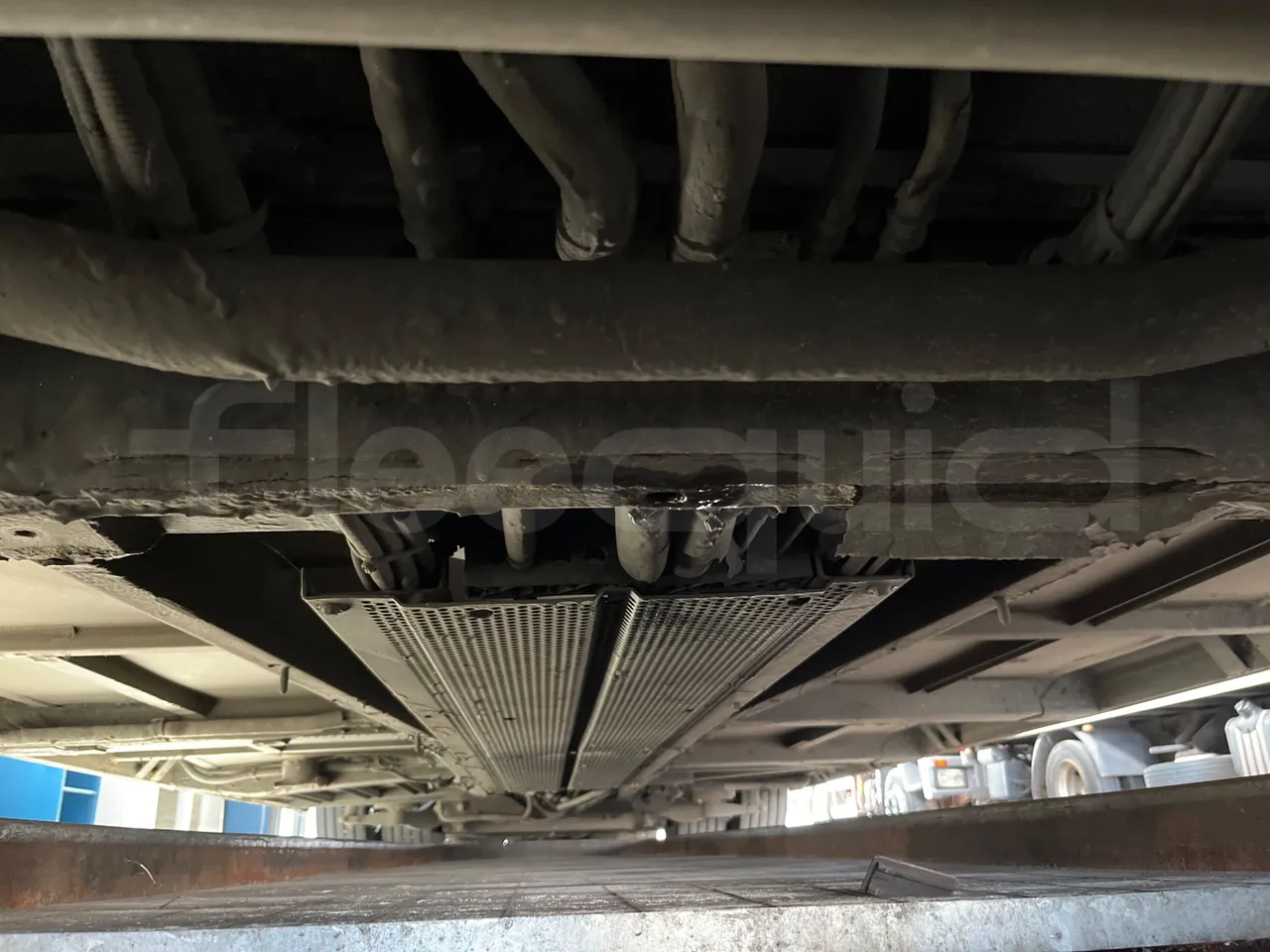 Mercedes-Benz Conecto 628B02-BD1GKEB/ Euro 6 - 265 Kw - 17.956 Mt - central undercarriage photo
