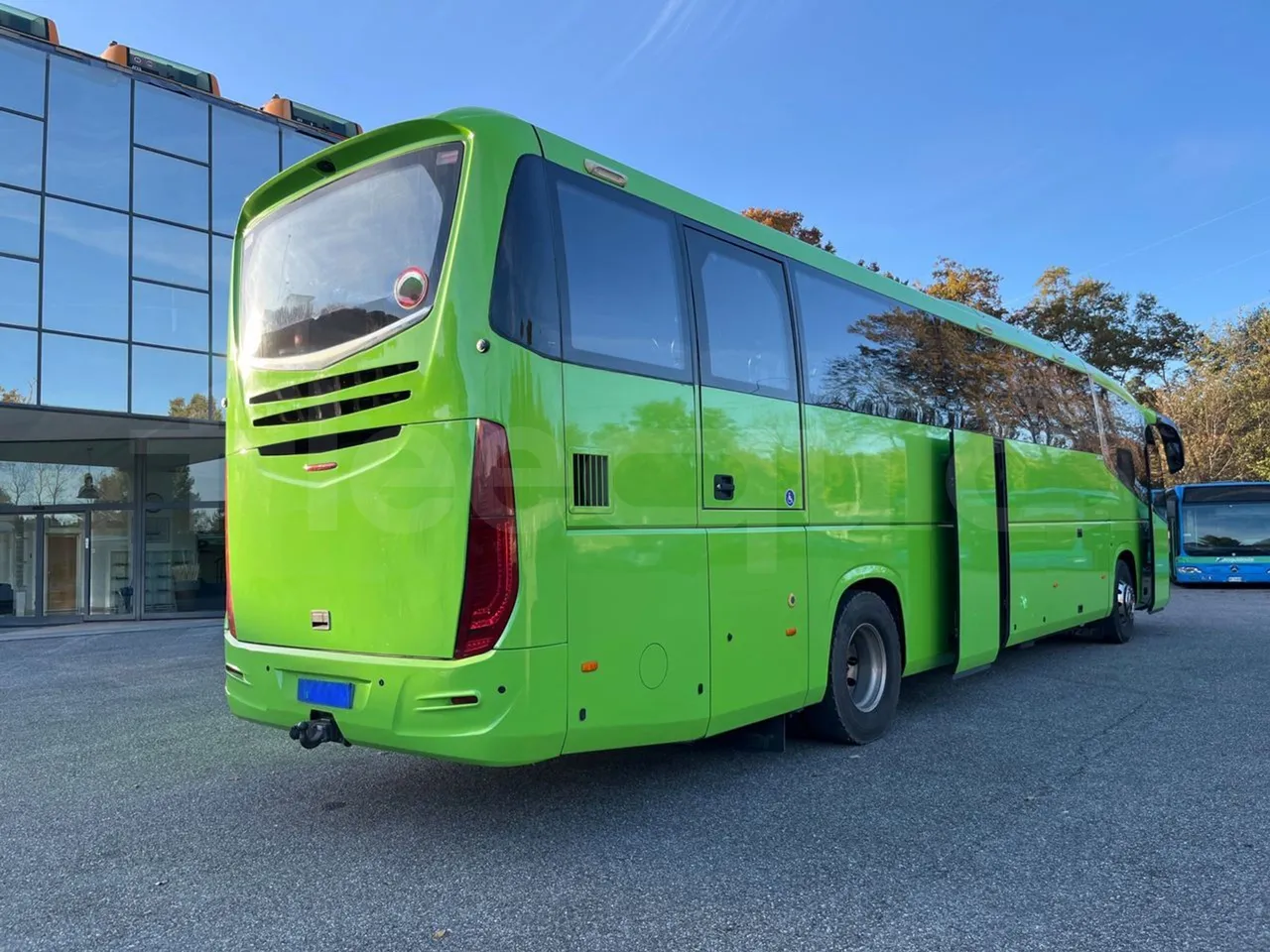 Irizar i6 13.35 - EUR6 - 330kW - 12.92m - 3/4 right rear doors open