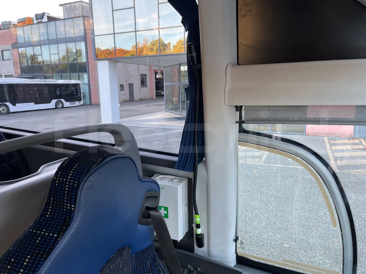 Irizar i6 13.35 - EUR6 - 330kW - 12.92m - driver microphone accessories photo