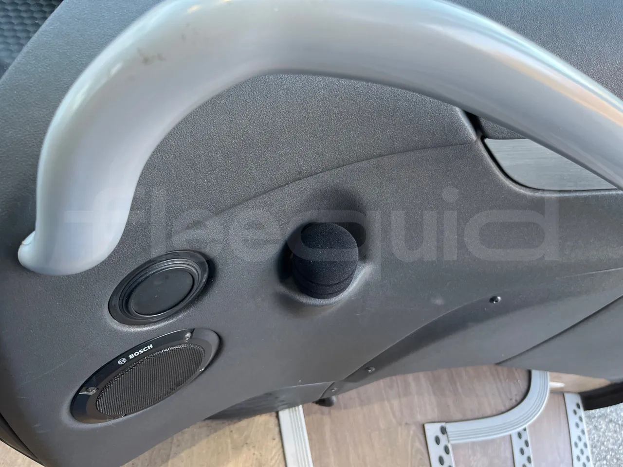 Irizar i6 13.35 - EUR6 - 330kW - 12.92m - hostes microphone accessories photo