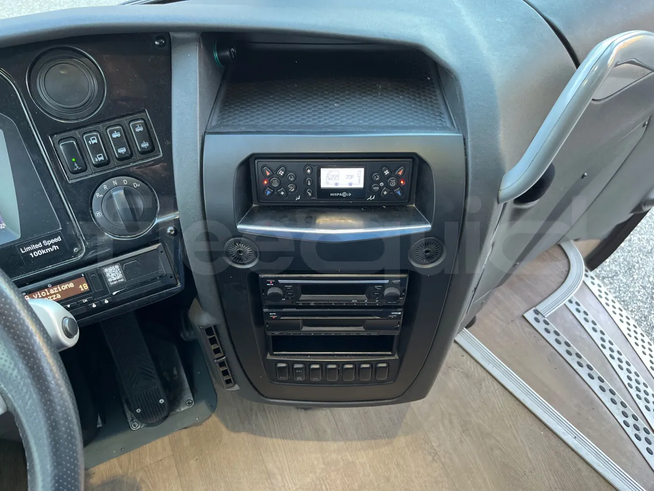 Irizar i6 13.35 - EUR6 - 330kW - 12.92m - radio accessories photo