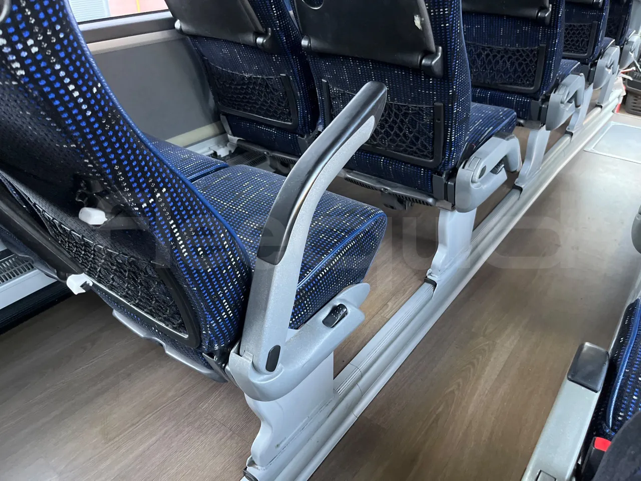 Irizar i6 13.35 - EUR6 - 330kW - 12.92m - armrest detail photo