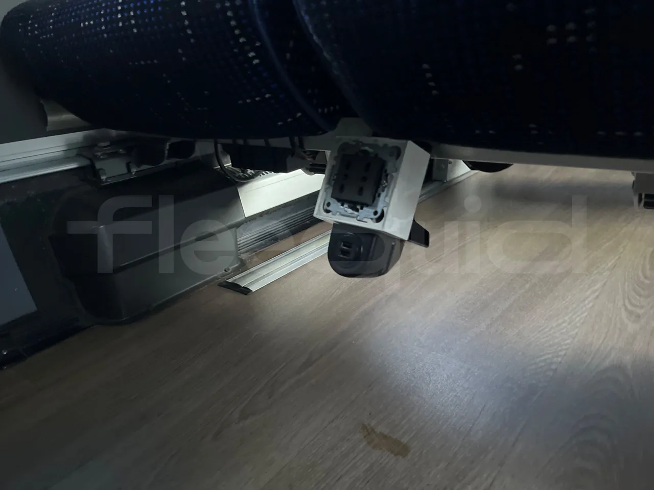 Irizar i6 13.35 - EUR6 - 330kW - 12.92m - usb charging detail