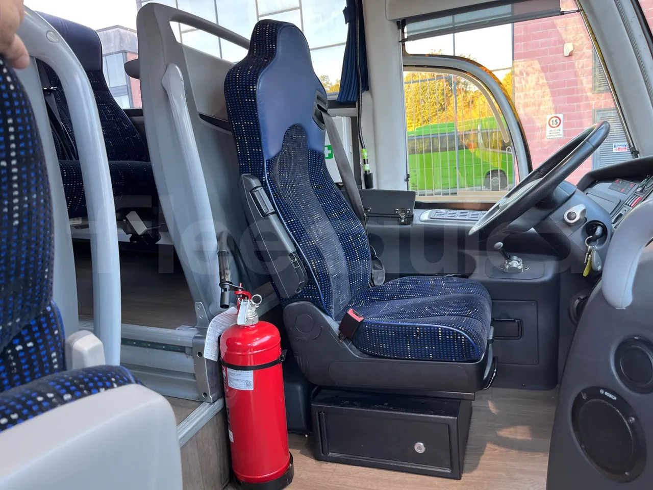 Irizar i6 13.35 - EUR6 - 330kW - 12.92m - driver's seat photo