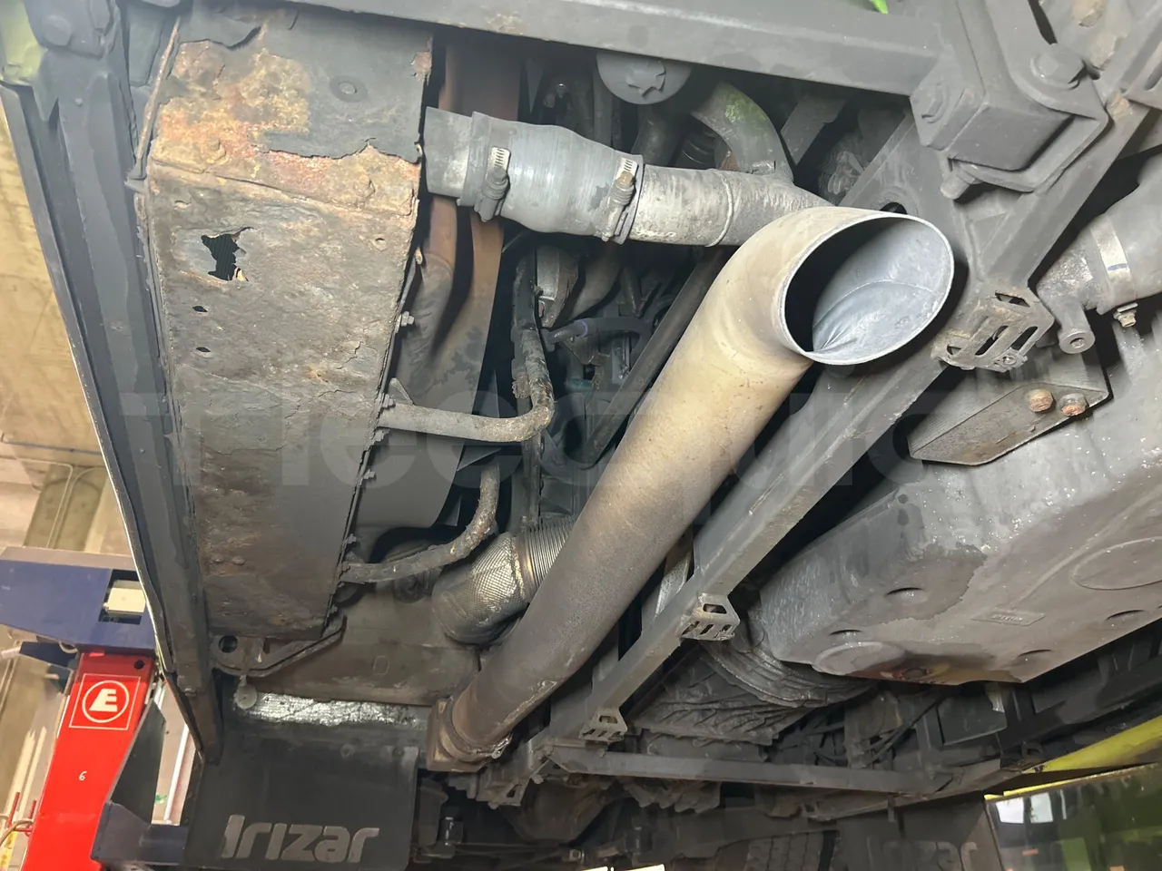 Irizar i6 13.35 - EUR6 - 330kW - 12.92m - exhaust photo