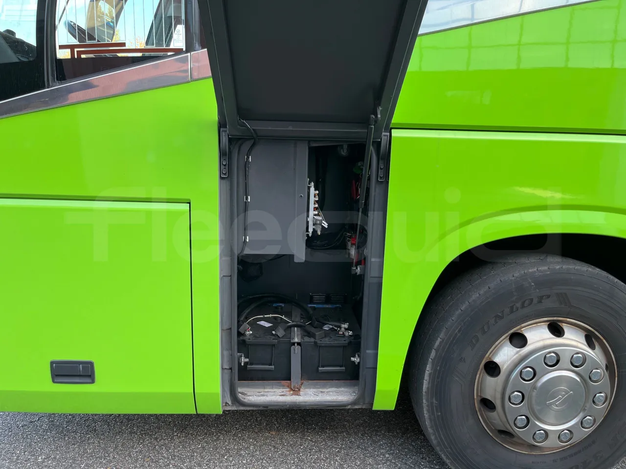 Irizar i6 13.35 - EUR6 - 330kW - 12.92m - external compartments photo