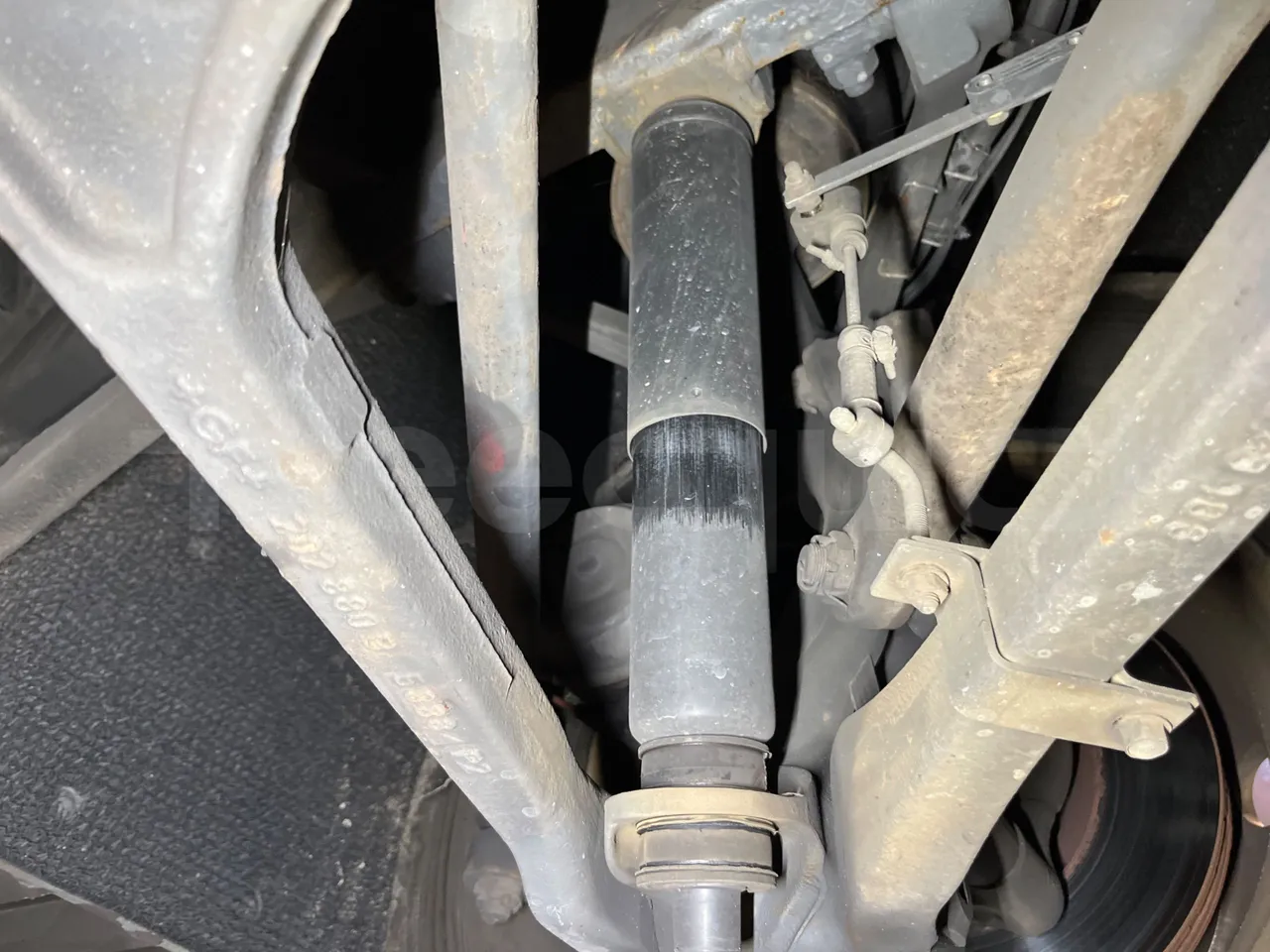 Irizar i6 13.35 - EUR6 - 330kW - 12.92m - front shock absorbers right